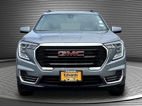 Used 2024 GMC Terrain SLE w/ Driver Convenience Package AWD/4WD image 2