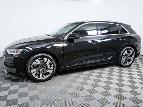 Used 2023 Audi e-tron Premium image 23