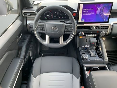 Used 2024 Toyota Tacoma TRD Off-Road image 15