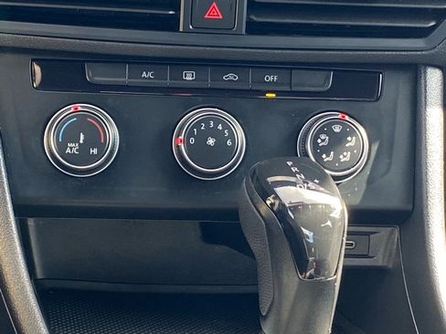 Certified 2022 Volkswagen Jetta Sport image 10