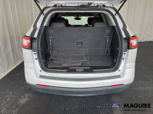 Used 2016 Chevrolet Traverse LT w/ Traveler's Package FWD image 24