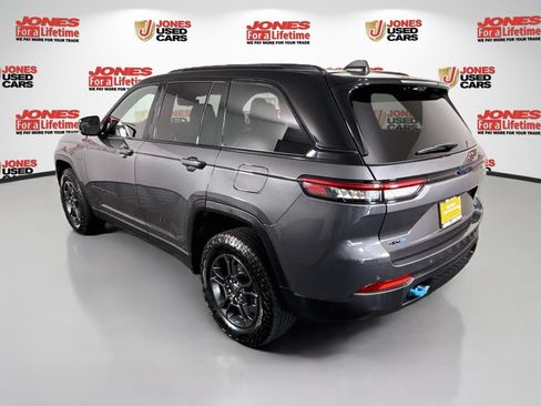 Used 2024 Jeep Grand Cherokee Trailhawk w/ Luxury Tech Group III AWD/4WD image 2