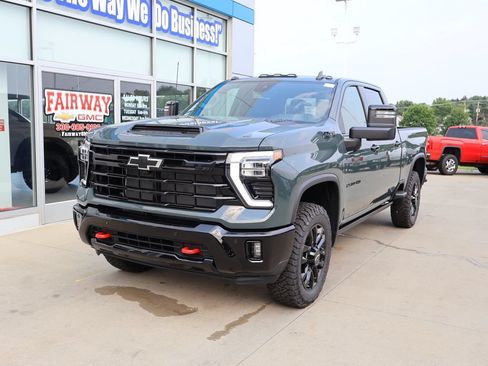New 2026 Chevrolet Silverado 2500 LTZ w/ LTZ Plus Package AWD/4WD image 6