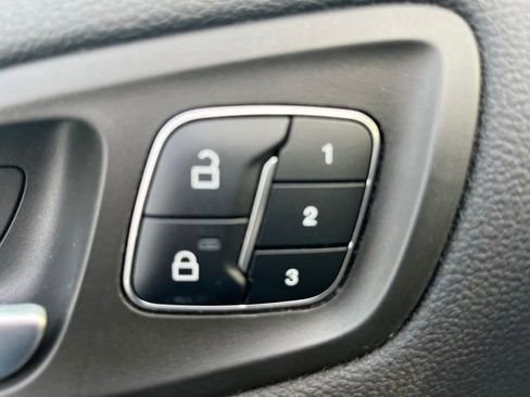 Used 2019 Ford Escape Titanium image 12