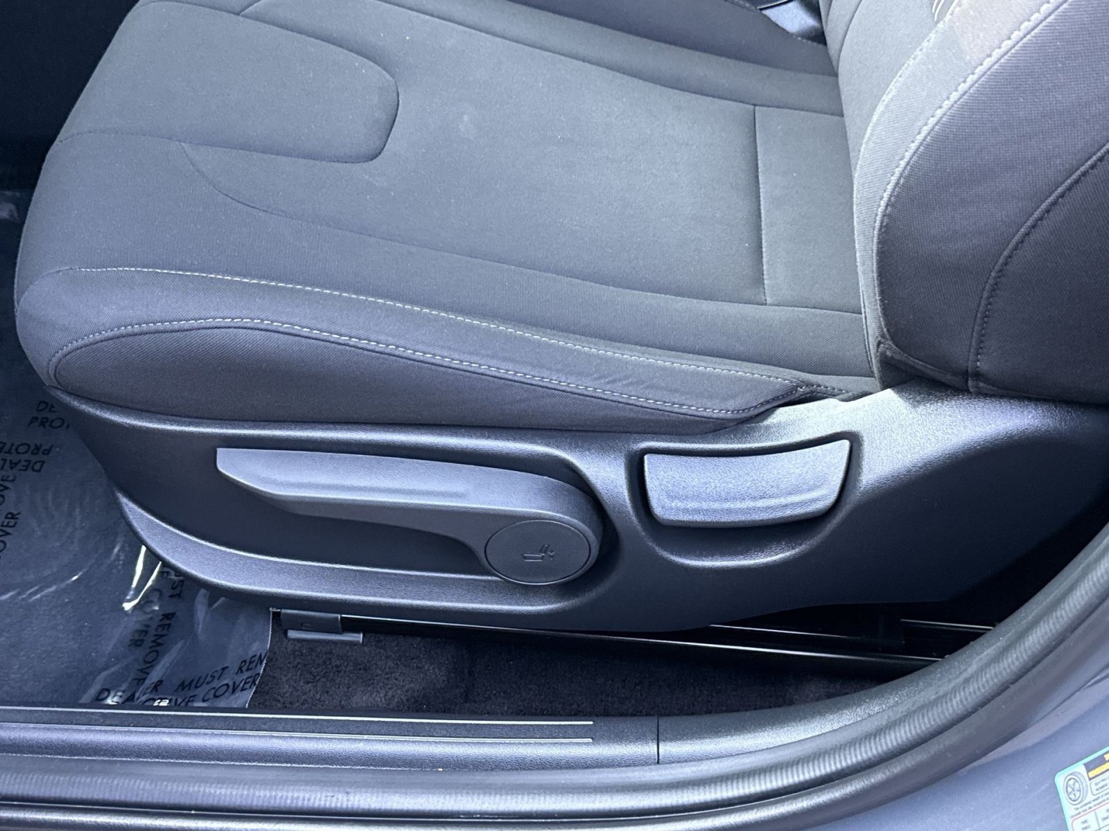 Certified 2025 Hyundai Elantra SEL FWD image 14