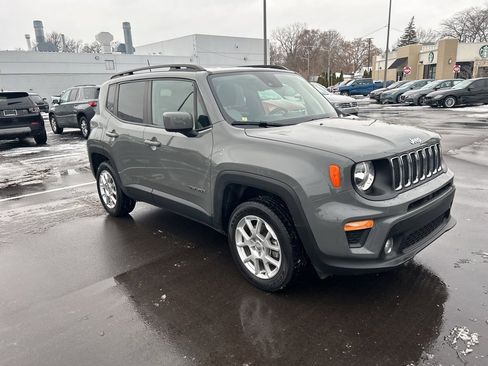 Used 2021 Jeep Renegade Latitude w/ Convenience Group image 3