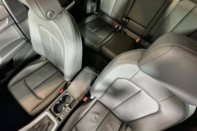 Used 2025 Audi Q3 2.0T Premium w/ Convenience Plus Package AWD/4WD image 20