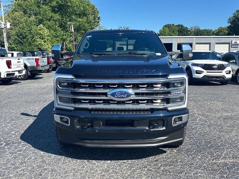 Used 2023 Ford F250 Platinum AWD/4WD image 2
