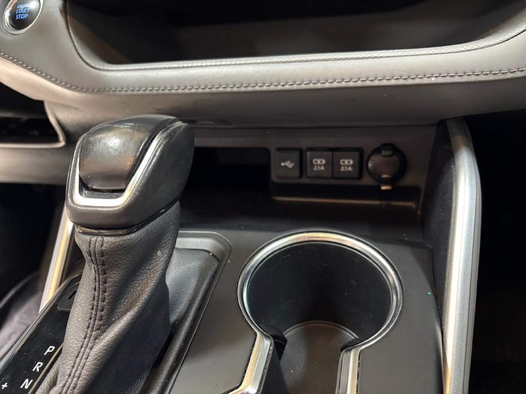 Used 2021 Toyota Highlander XLE FWD image 37