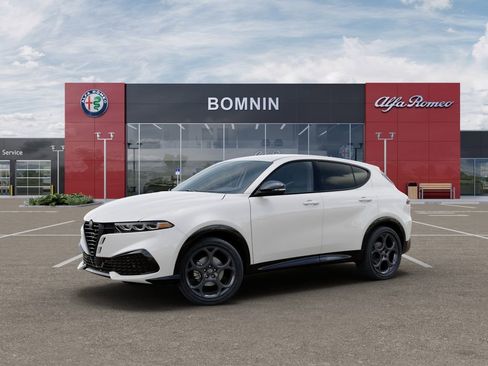 New 2026 Alfa Romeo Tonale w/ Red Premium Package AWD/4WD image 2