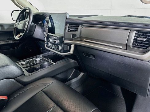 Used 2024 Ford Expedition XLT AWD/4WD image 29