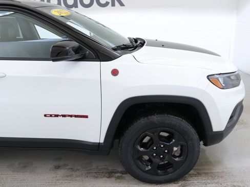 Used 2023 Jeep Compass Trailhawk image 10