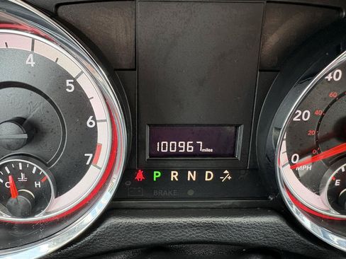 Used 2020 Dodge Grand Caravan SE FWD image 14