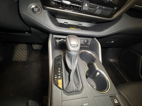 Used 2026 Toyota Highlander XLE AWD/4WD image 11