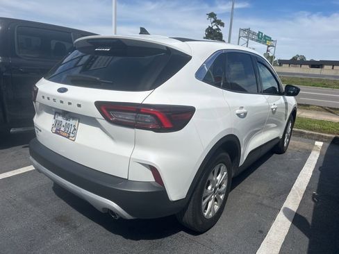 Used 2023 Ford Escape Active w/ Cold Weather Package image 4