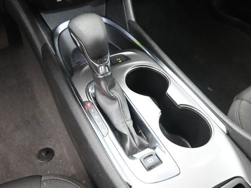 Used 2024 Chevrolet Malibu LT image 27