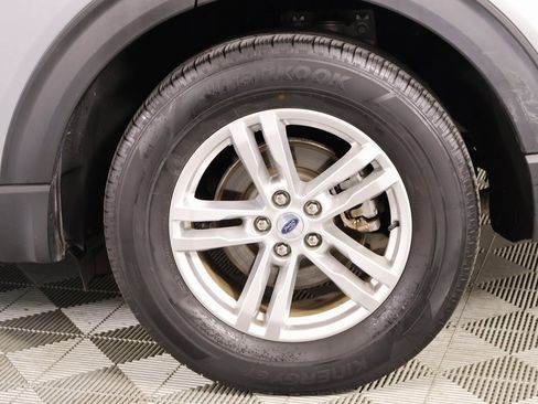 Used 2023 Ford Explorer XLT w/ Equipment Group 202A image 19