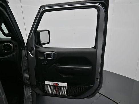 Used 2020 Jeep Gladiator Sport w/ Quick Order Package 24S image 28