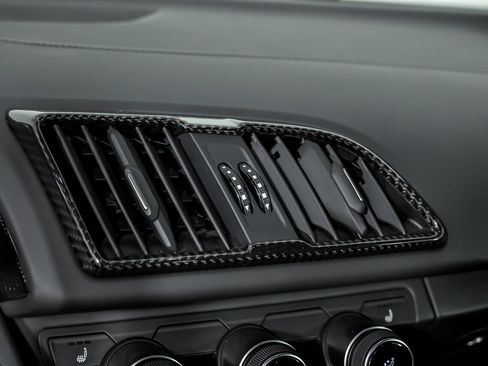 Used 2017 Audi R8 V10 w/ Ceramic Brake Package image 35