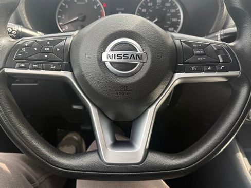 Used 2020 Nissan Sentra S image 31