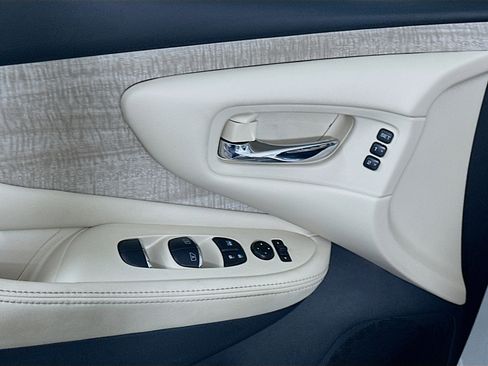 Used 2023 Nissan Murano SL w/ Cargo Package image 15