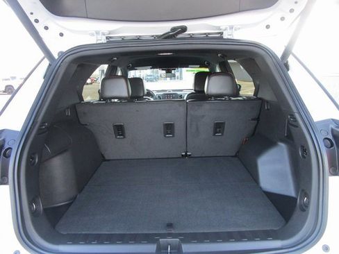 Certified 2024 Chevrolet Equinox RS w/ LPO, Floor Liner Package image 21