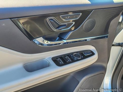 Used 2023 Lincoln Corsair AWD w/ Towing Package image 13