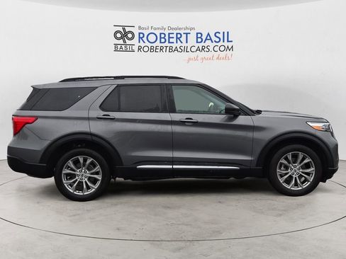 Used 2023 Ford Explorer XLT w/ Equipment Group 202A image 6