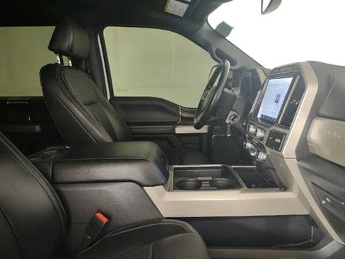 Used 2022 Ford F250 Lariat w/ Lariat Value Package AWD/4WD image 16