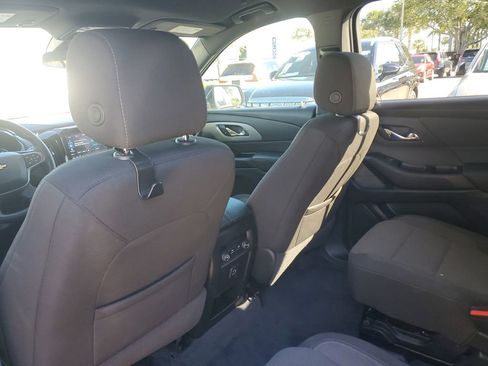 Used 2023 Chevrolet Traverse LT image 18