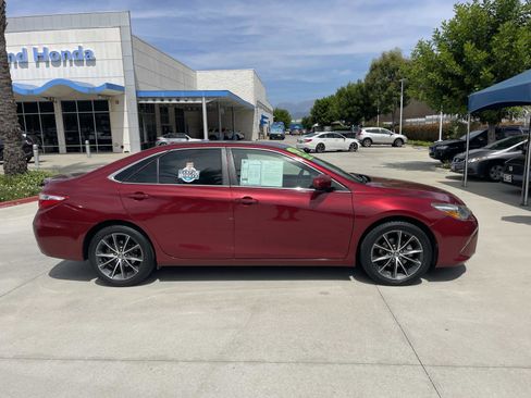 Used 2017 Toyota Camry XSE w/ Moonroof Package image 24