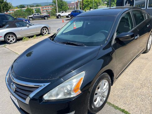 Used 2014 Nissan Altima 2.5 S w/ Sport Value Package FWD image 18