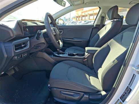Used 2025 Kia K4 LX image 14