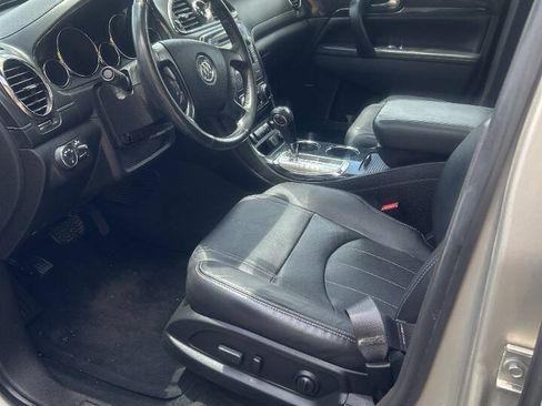 Used 2017 Buick Enclave Leather AWD/4WD image 4