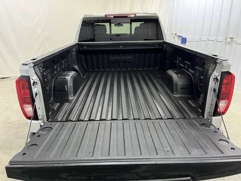 Used 2019 GMC Sierra 1500 SLE image 11
