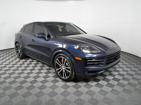 Certified 2025 Porsche Cayenne S image 27
