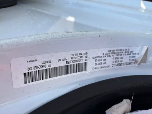 Used 2014 Dodge Avenger SE FWD image 31