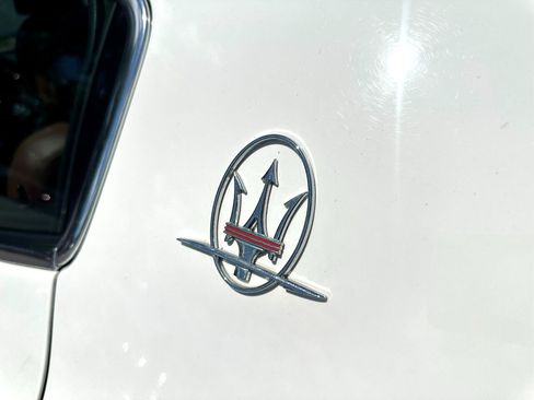 Used 2016 Maserati Ghibli S image 18