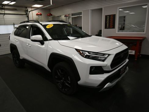 Used 2026 Toyota Corolla Cross L AWD/4WD image 2