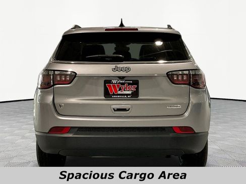 Used 2022 Jeep Compass Latitude w/ Convenience Group FWD image 5
