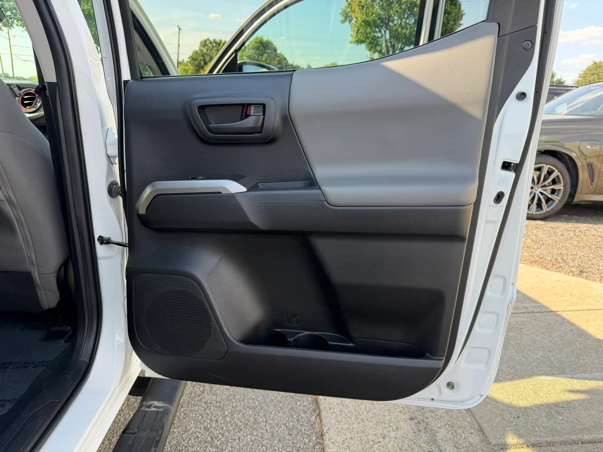 Used 2023 Toyota Tacoma SR5 RWD image 18