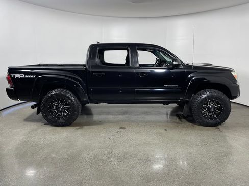 Used 2014 Toyota Tacoma 4x4 Double Cab w/ TRD Sport Package image 2