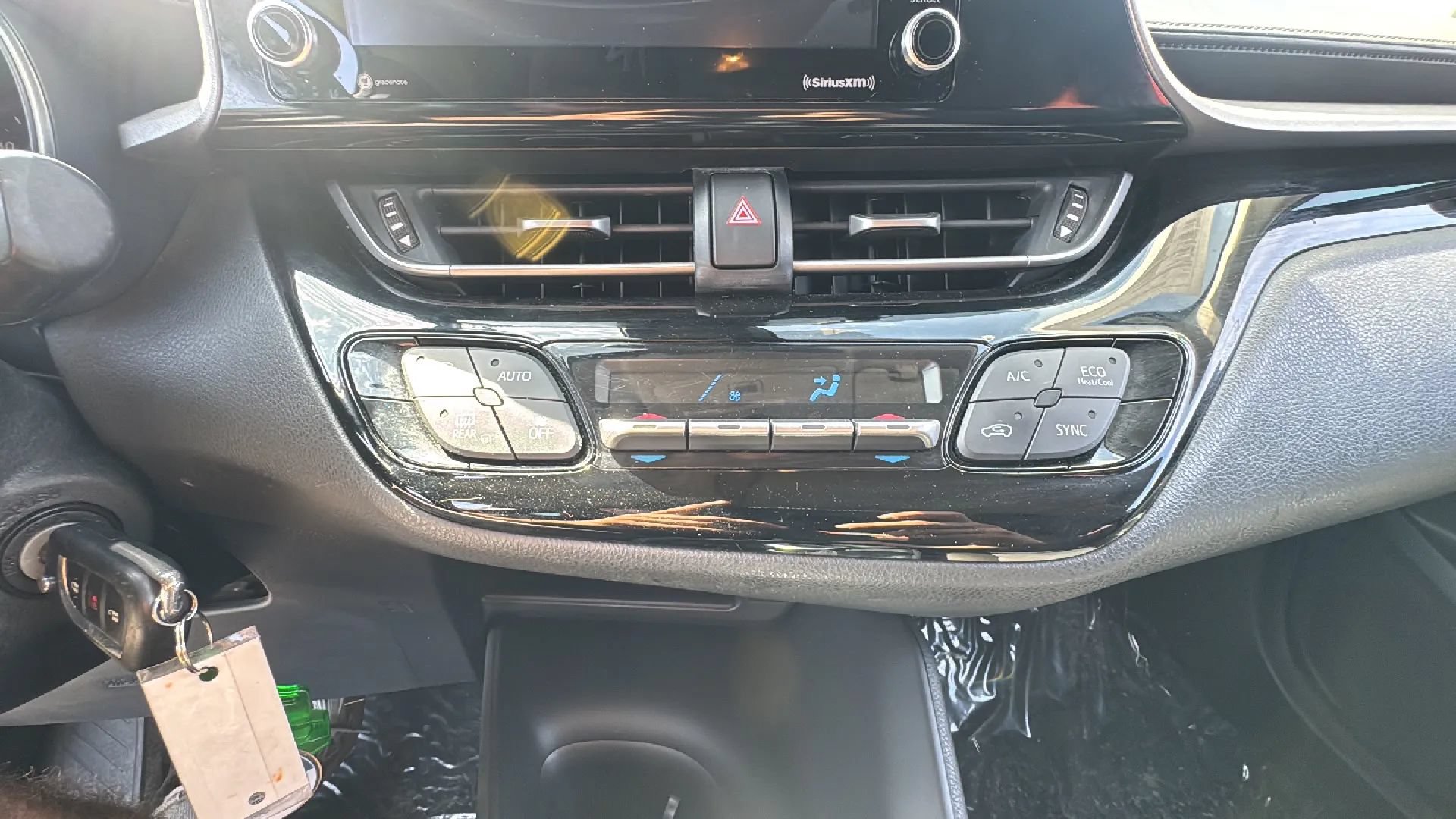 Used 2021 Toyota C-HR LE FWD image 29