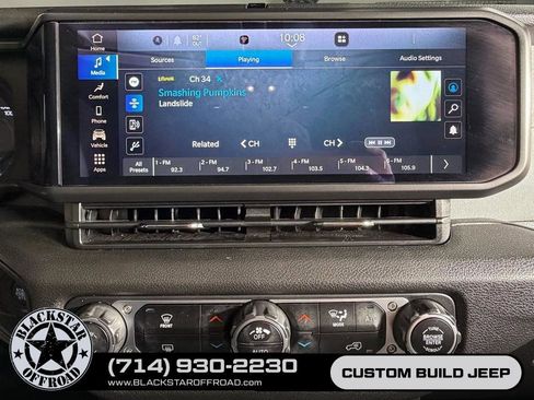 Used 2024 Jeep Wrangler Unlimited AWD/4WD image 18