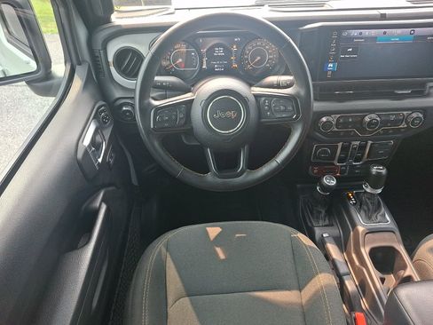 Used 2024 Jeep Wrangler Unlimited Sport AWD/4WD image 11