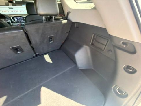 Used 2024 GMC Terrain SLT AWD/4WD image 47