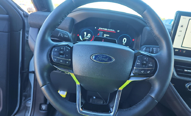 Used 2026 Ford Explorer Platinum AWD/4WD image 6