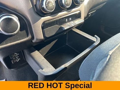 Used 2020 RAM 1500 Big Horn AWD/4WD image 30