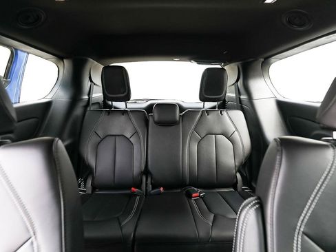 New 2026 Chrysler Pacifica Select FWD image 20