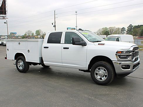 Used 2026 RAM 3500 Tradesman w/ Chrome Appearance Group A AWD/4WD image 2